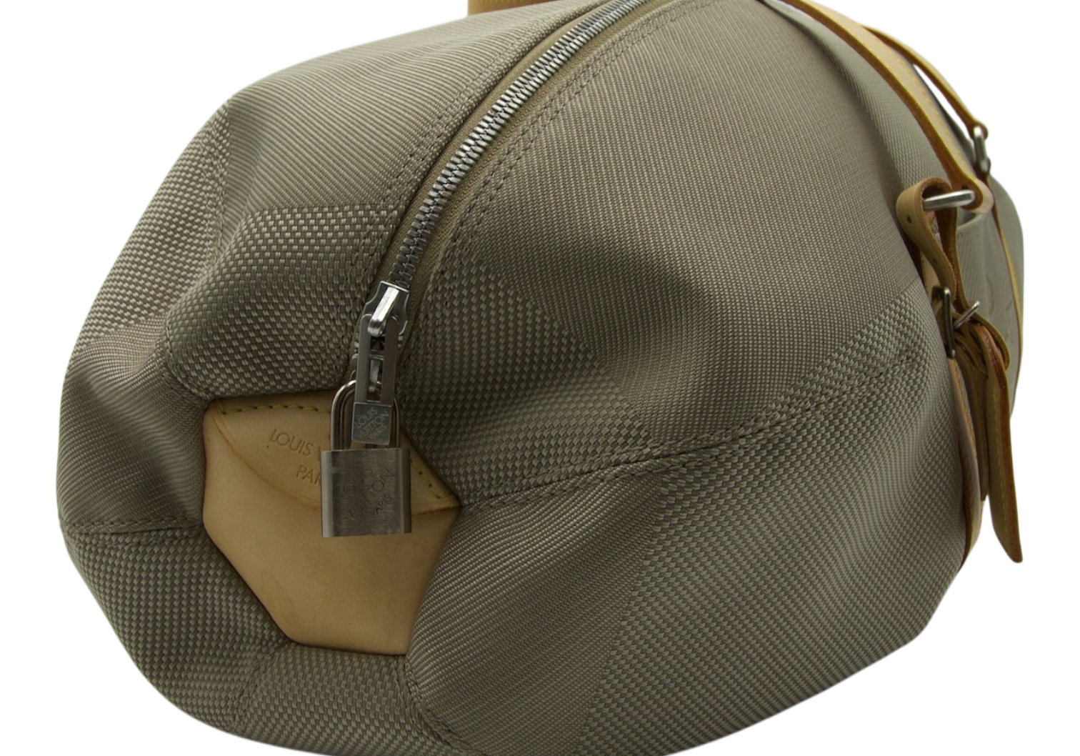 Louis Vuitton Damier Geant Atakan