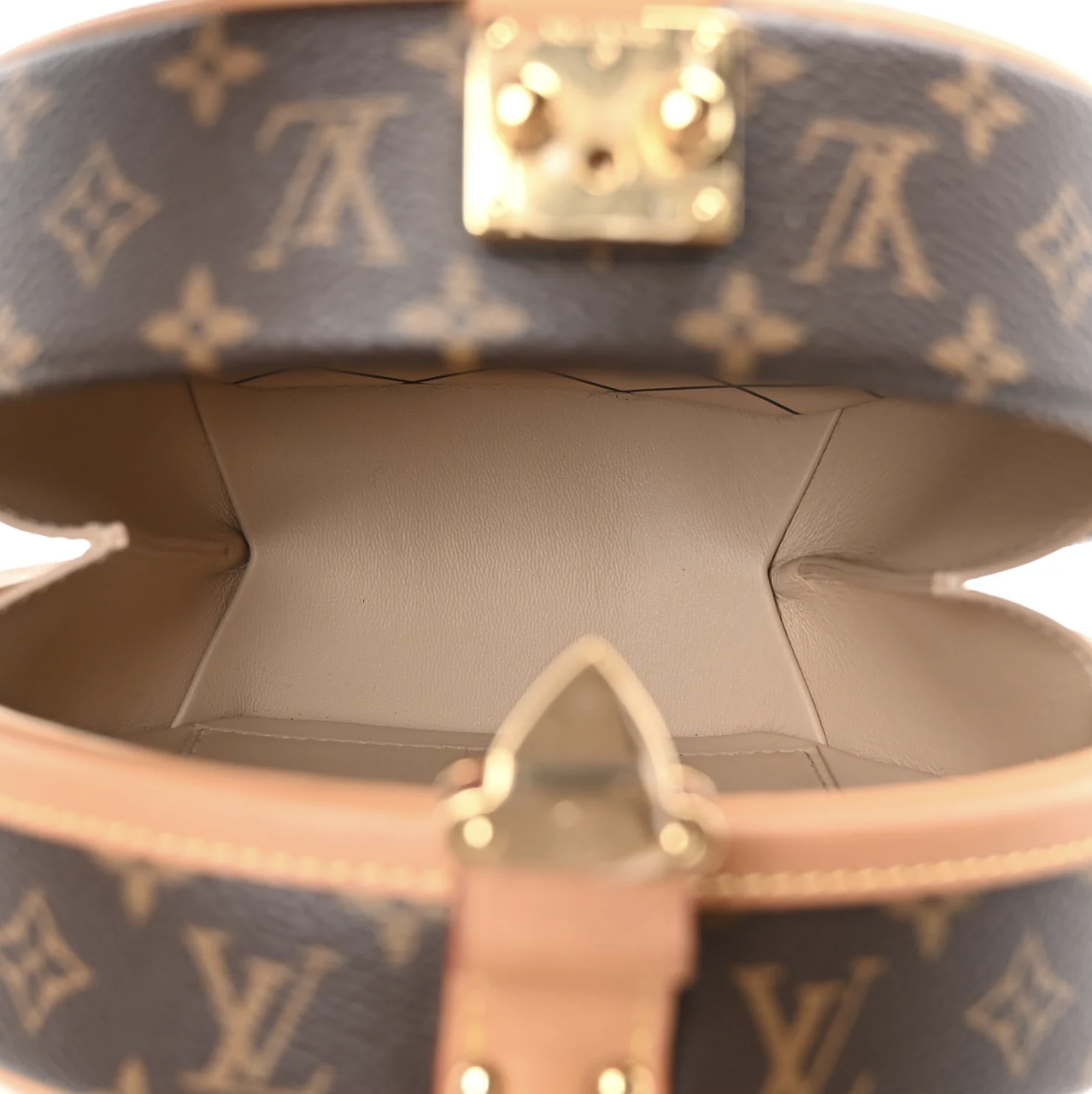 Louis Vuitton Petite Boite Chapeau