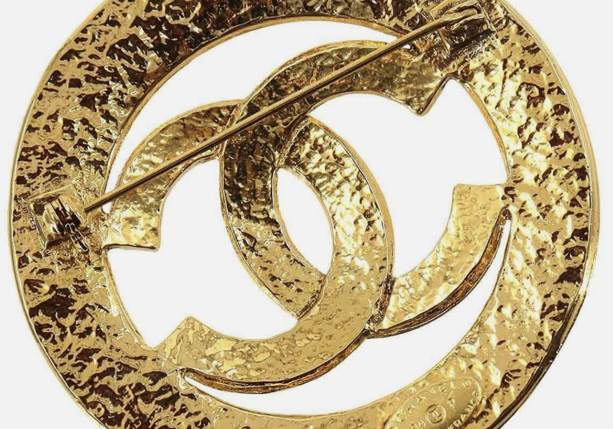 Chanel CC Logo Round Circle Brooch Gold Tone